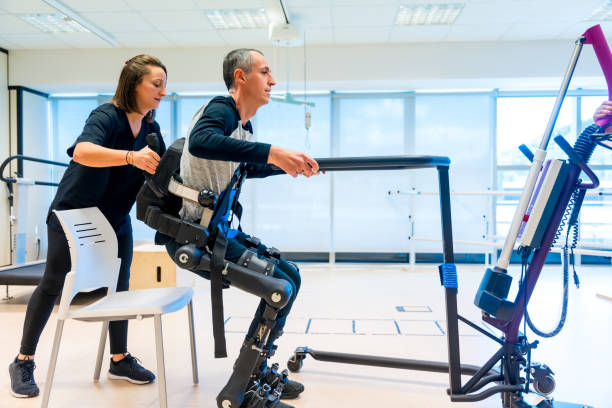 physical therapy staffing agency - during a physical therapy session of a female pt for a male patient in leg braces